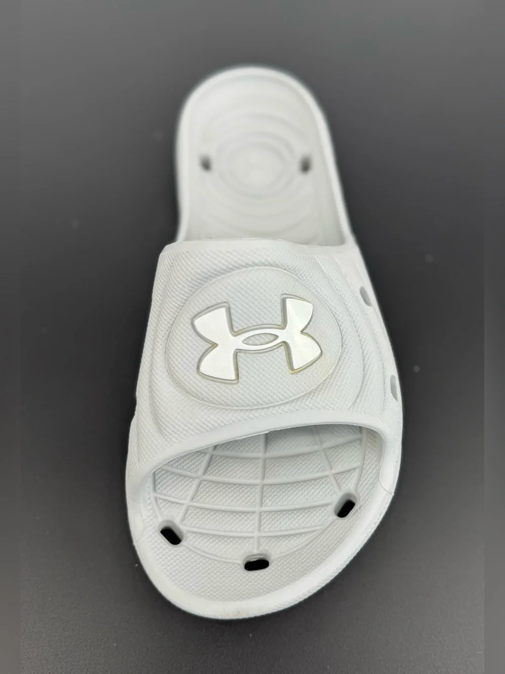Under Armour Kids White Slide Sandals with Heel Grip Size 4